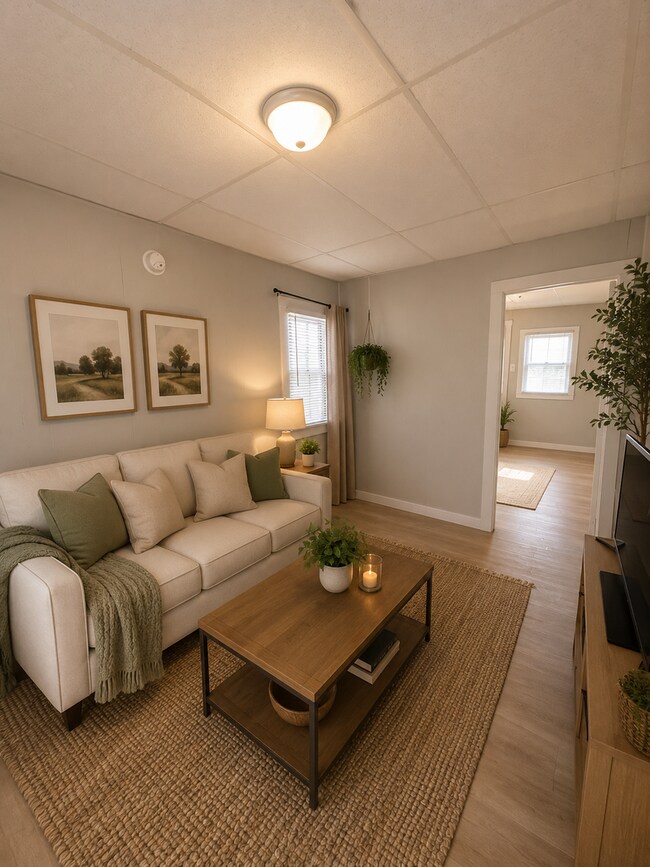 Building Photo - 1516 1/2 W Jackson St - Walk to Ball State & The Village – Freshly Updated 1 Bedroom Available Now!