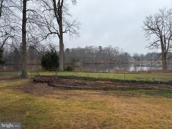 Building Photo - 448 Lake Ave