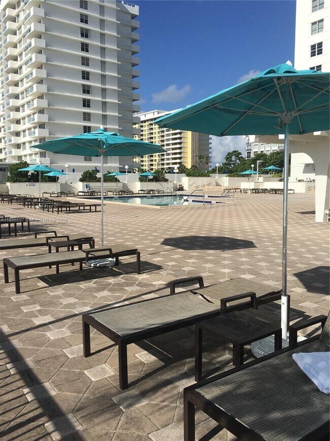 Building Photo - 5701 Collins Ave