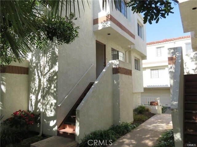 Building Photo - 2931 Plaza del Amo