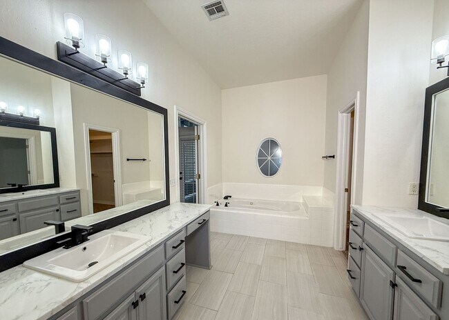 Building Photo - Gated in West Edmond! Storm Shelter! Tons of Space!