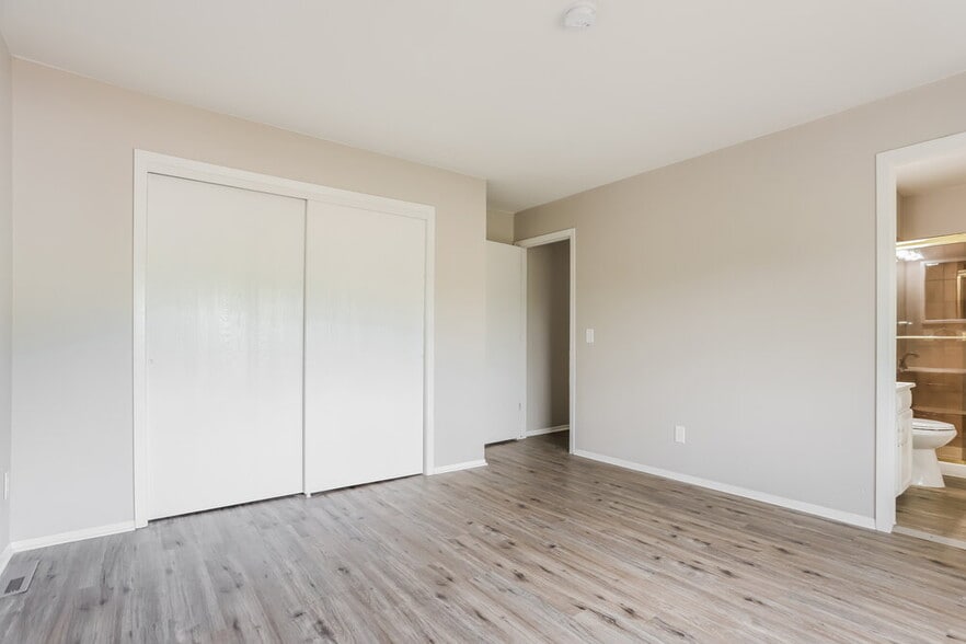 Building Photo - 17497 E Grand Dr