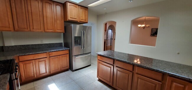 Building Photo - 8057 Willow Glen Rd