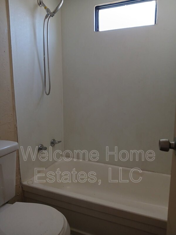 Building Photo - 110 E Prince Rd