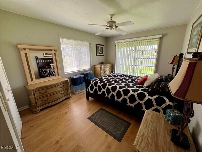 Building Photo - 10 Regency Ct