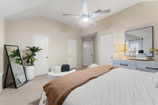 Building Photo - 19251 Hopeview Ct