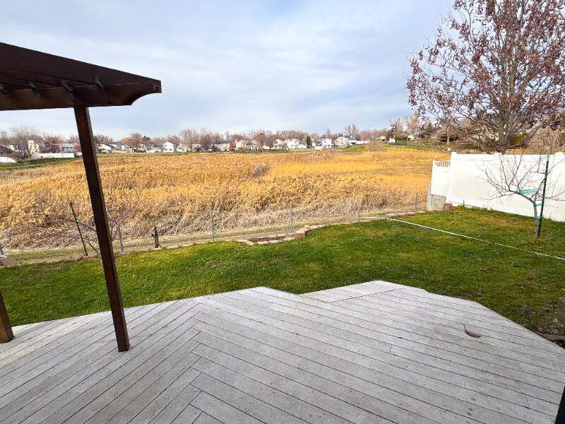 Building Photo - 1075 E Pheasant View Dr