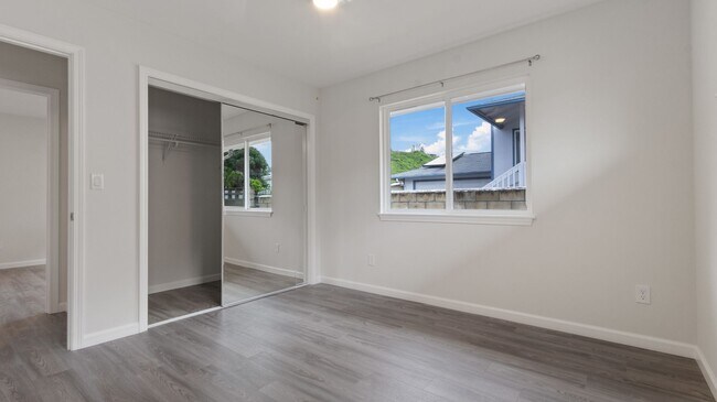 Building Photo - Move-In Ready 2BR/1BA in Waimalu, Aiea – Minutes from Pearl Harbor & Pearlridge