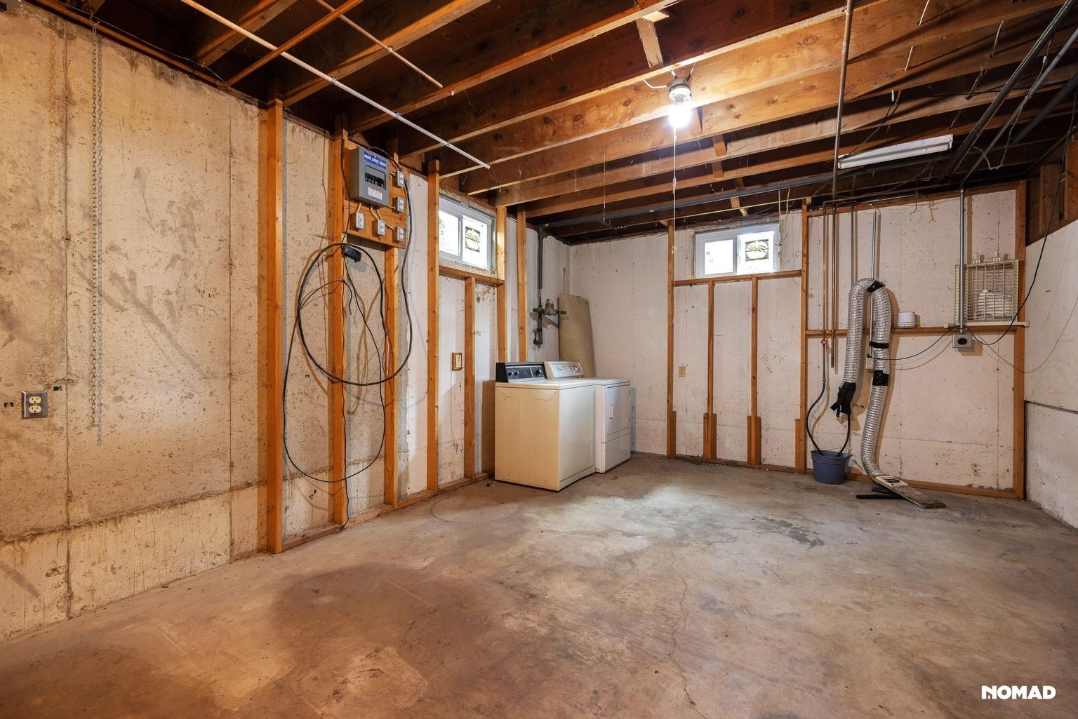 Building Photo - 3636 Royal Dr