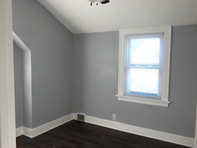 Bedroom 3 - 3127 N 55th St