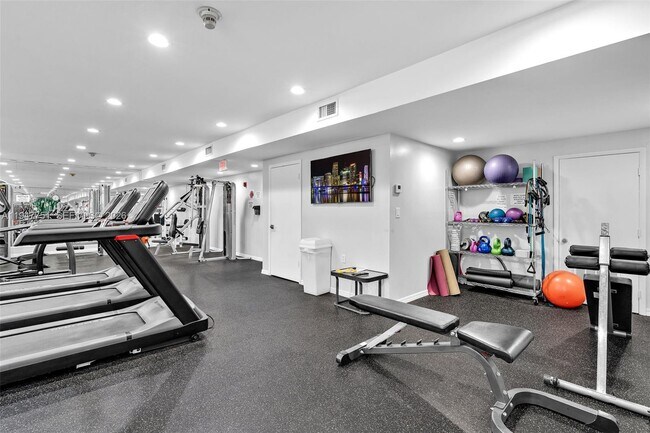 Building Photo - 1408 Brickell Bay Dr