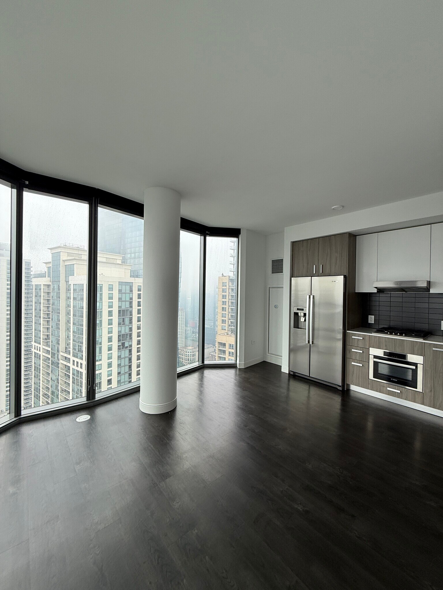 Building Photo - 450 E Waterside Dr