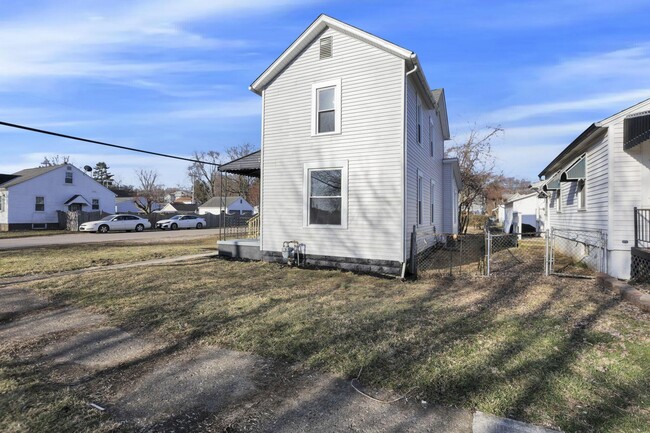 Building Photo - 401 Miller Ave