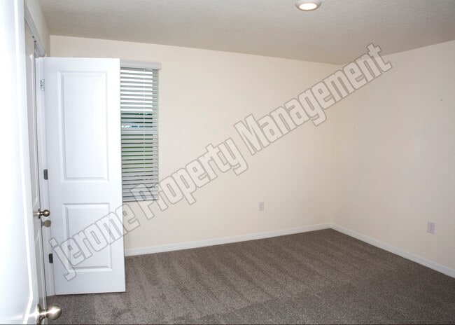 Building Photo - 37191 Sharks Eye Ln