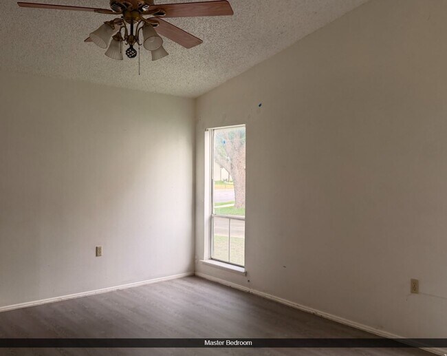 Building Photo - 12723 La Quinta St