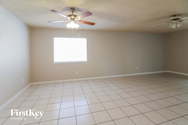 Building Photo - 4727 Falcon Forest Dr