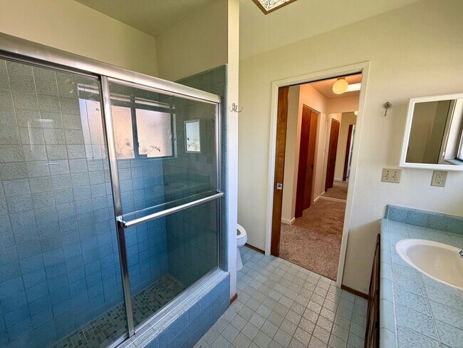 Building Photo - Lovely home in Marina available March 16, 2026!