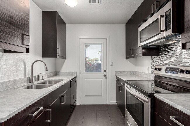 Building Photo - 3034 N 35th St