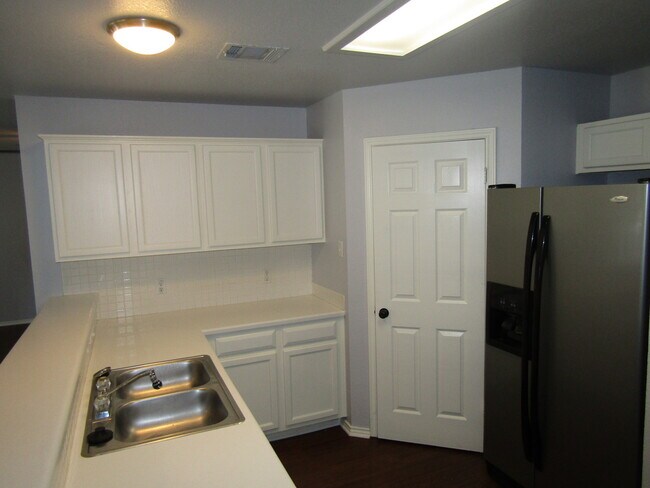 Building Photo - 14704 Noya Dr