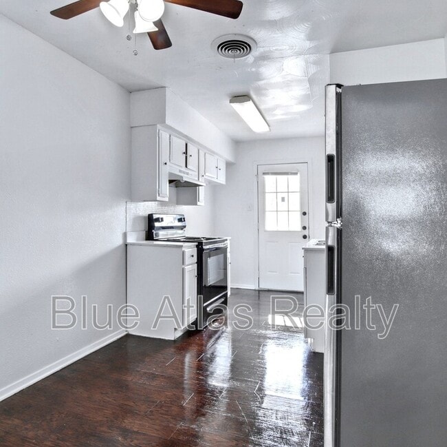 Building Photo - 2725 Patricia Ln