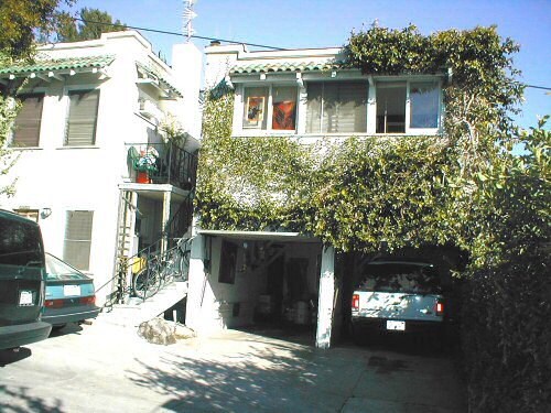 Building Photo - 2032 Vista Del Mar Ave
