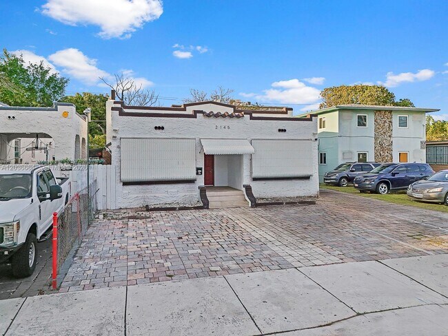 Building Photo - 2145 SW 7th St