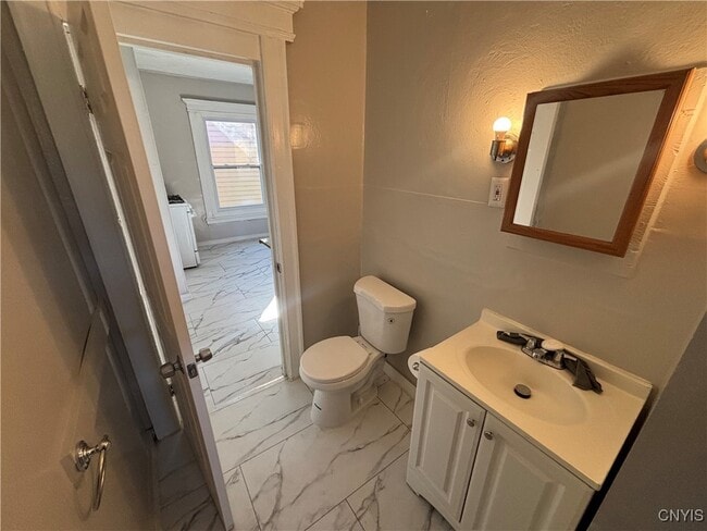 Building Photo - 1070 S Geddes St