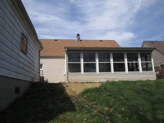 Building Photo - 275 S Edgehill Ave