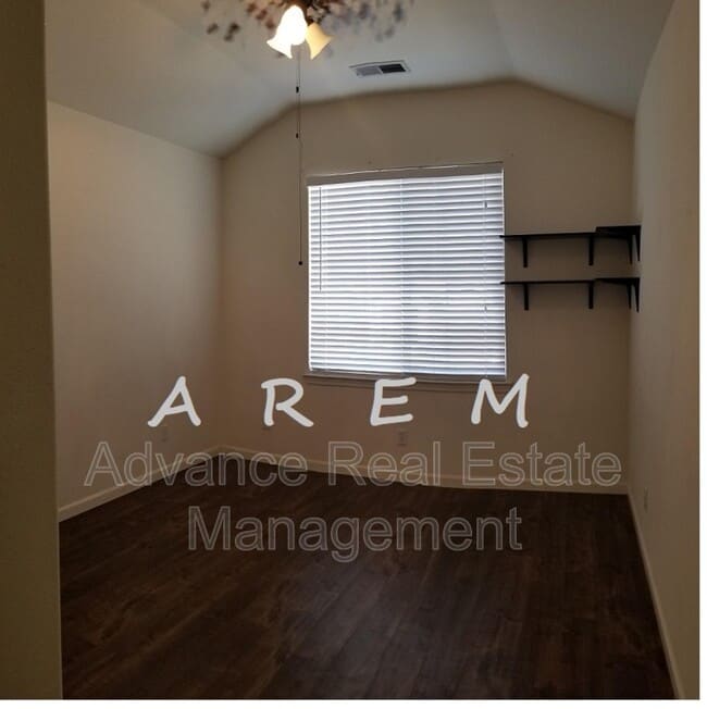 Building Photo - 6836 Cherry Ridge Cir