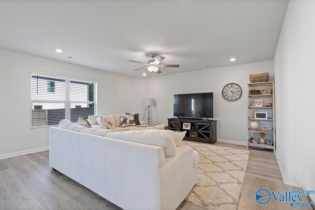 Building Photo - 27758 Whitechapel Ln