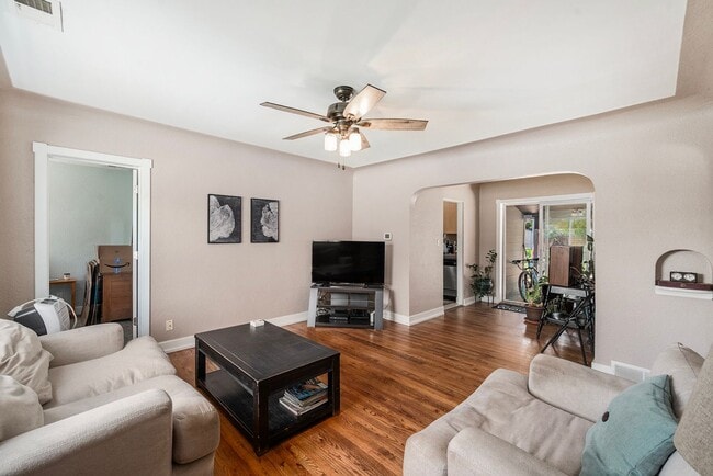 Building Photo - Beautiful Home Available in Berkeley Neighborhood!