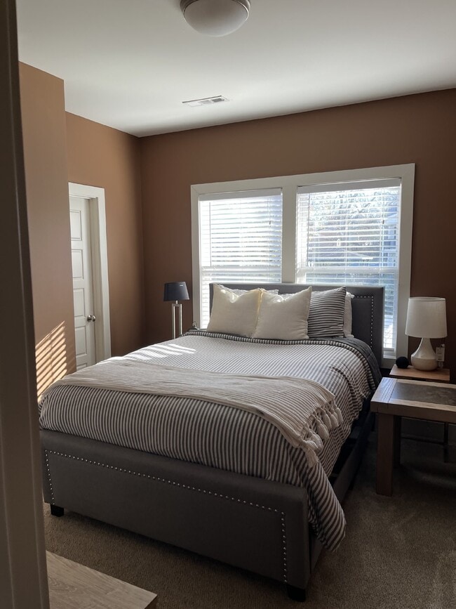 Building Photo - "Discover Your Dream Home: Spacious 4-Bedroom Oasis with 3 Full Baths in Vibrant Nashville!"