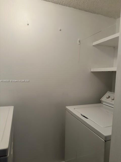 Building Photo - 650 S Park Rd