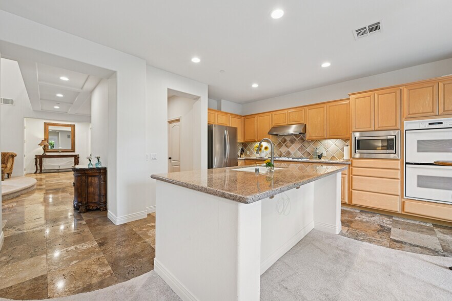 Building Photo - 5032 Amalfi Way
