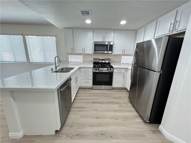 Building Photo - 4425 Rodman Dr