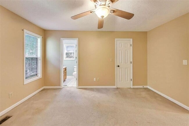 Building Photo - 5196 Laurel Bridge Ct SE