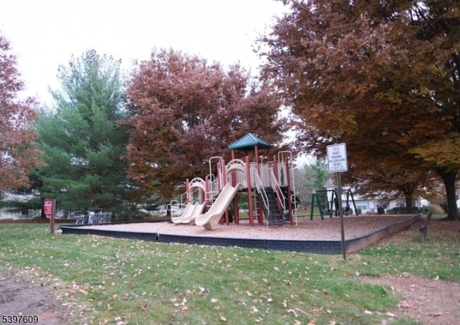 Building Photo - 188 Jamestown Rd