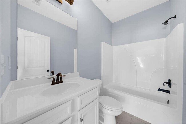 Building Photo - 5435 Mirror Lake Dr