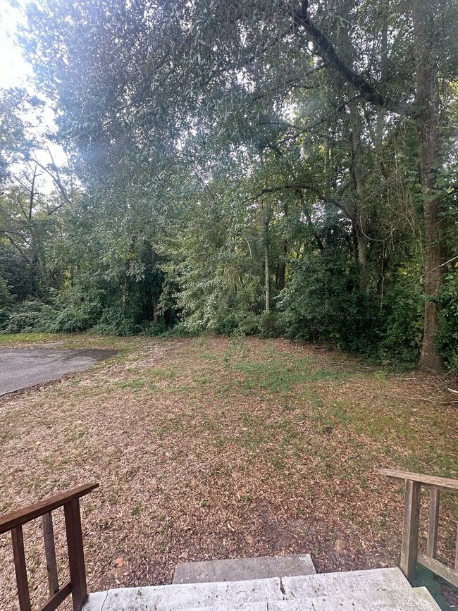 Building Photo - 410 Glover Ave