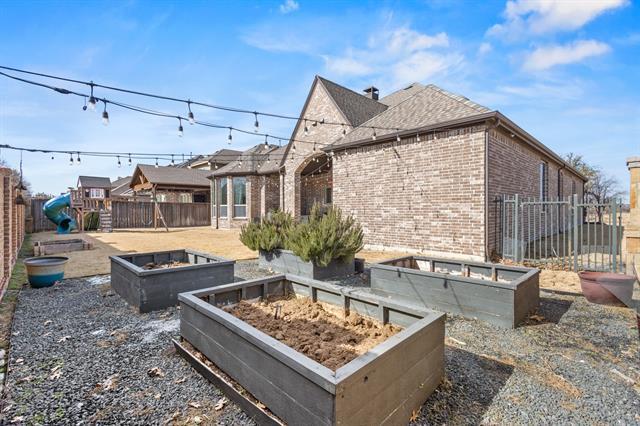 Building Photo - 14225 Sowell Dr