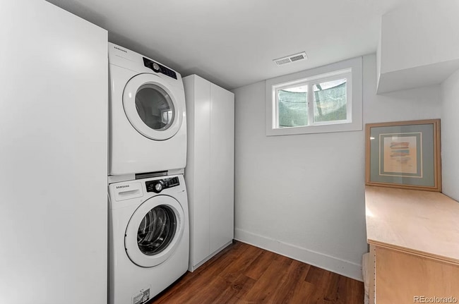 Laundry room - basement - 3165 N Saint Paul St