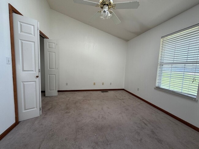 Building Photo - 2 bed/1.5bath Condo in Chatham. $1200