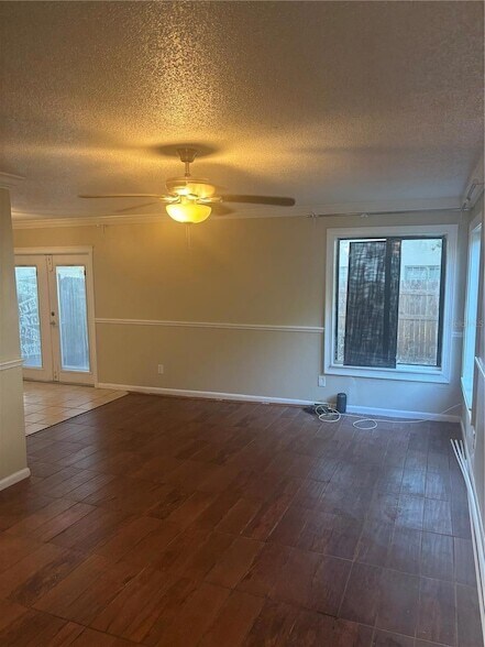 Building Photo - 1320 Mountain View Dr