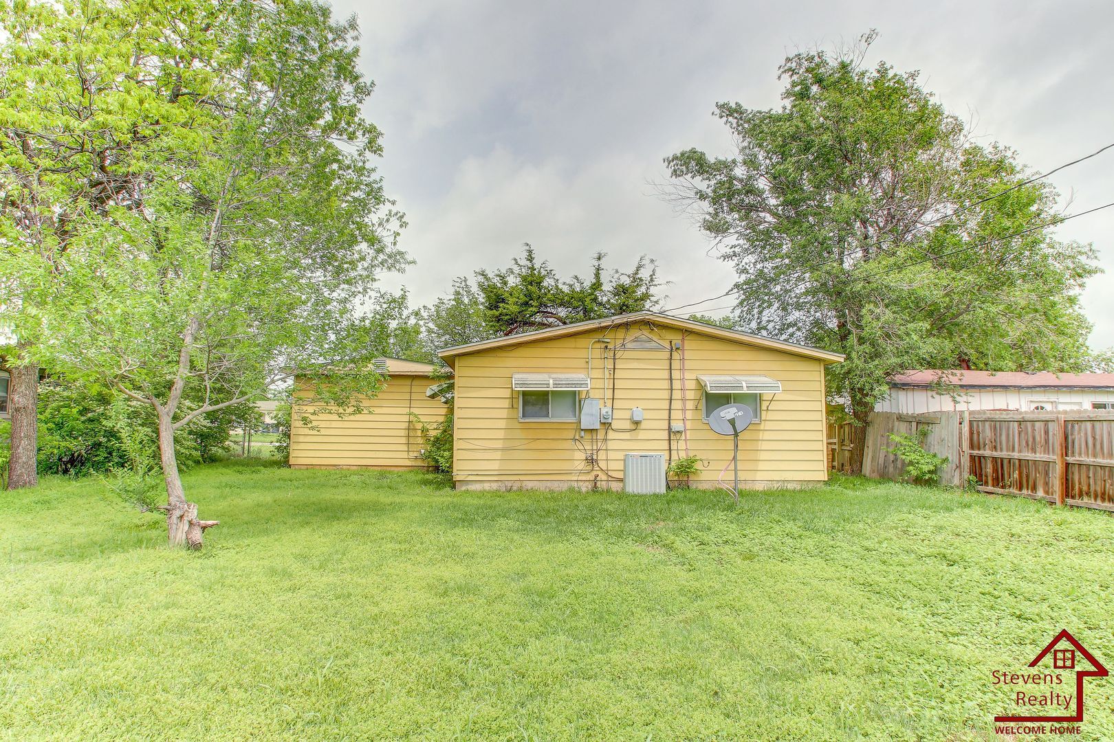 Building Photo - 1436 NW Ozmun Ave