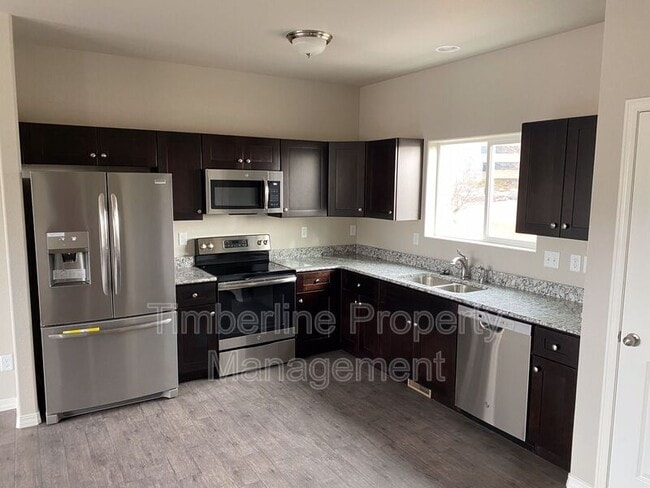 Building Photo - 889 Grissom Dr.