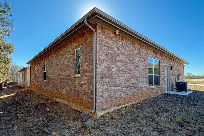 Building Photo - 833 Remington Ave