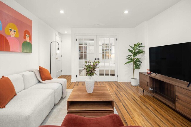 Building Photo - 49 W 16th St