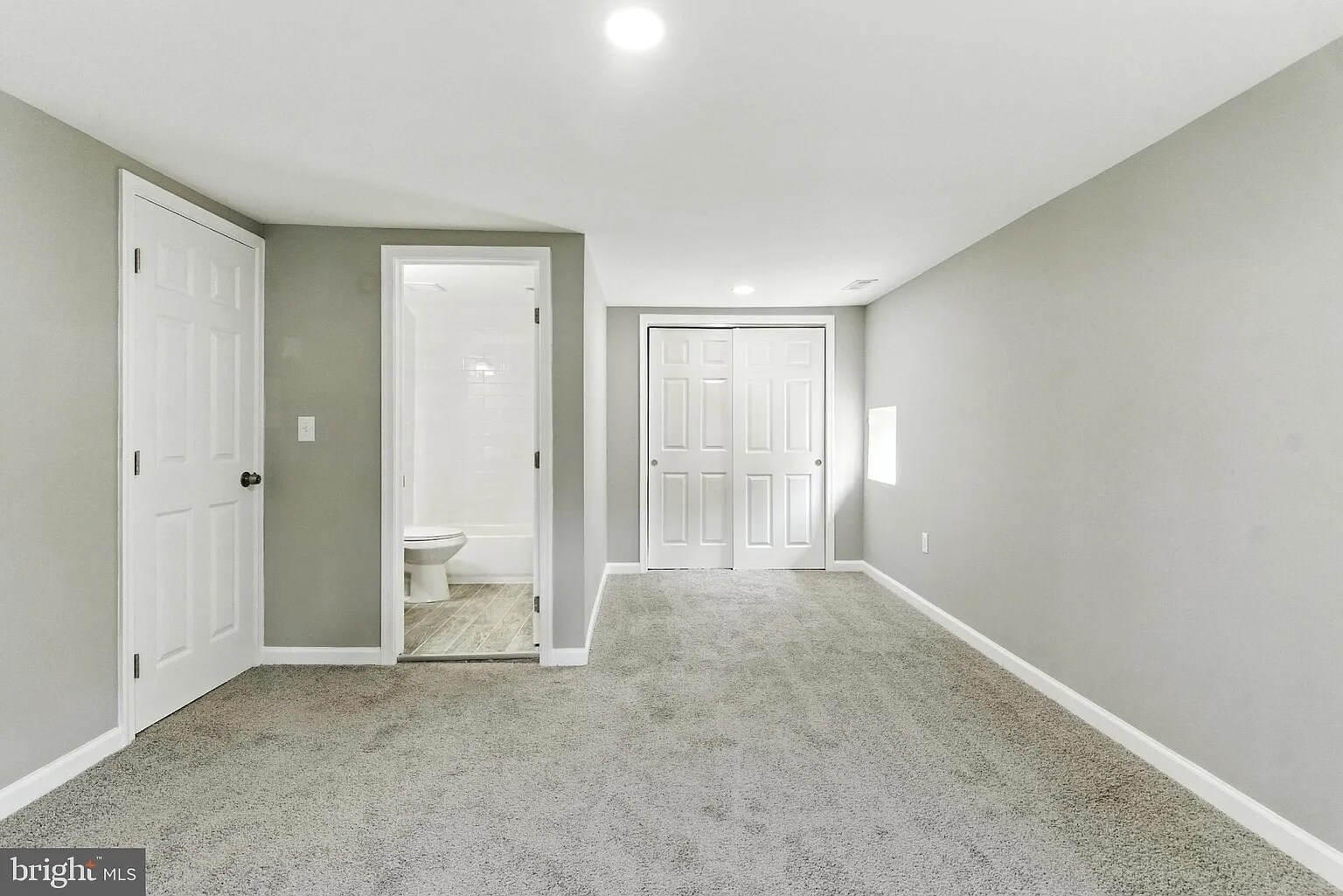 Building Photo - 4722 Raspe Ave