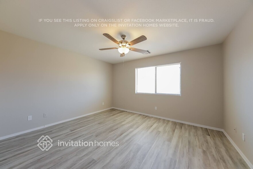 Building Photo - 8559 W Carol Ave