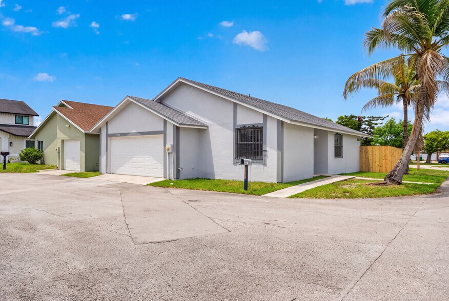Building Photo - 29617 SW 158th Ct